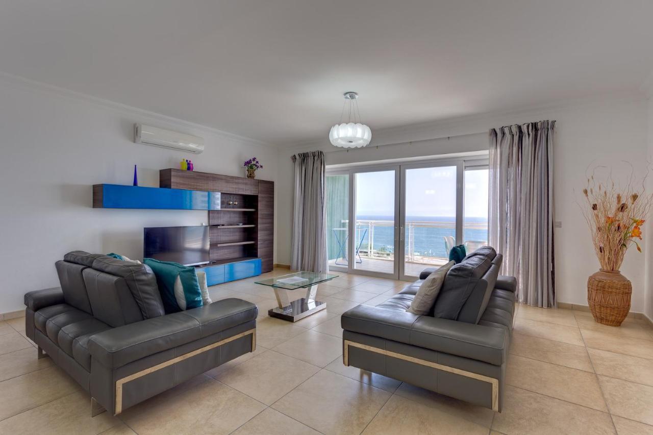 Apartment Stunning Seafront Lux Wt Pool, Upmarket Area